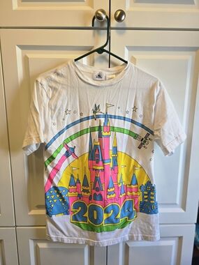 Disney World Parks 2024 Bright Neon Sleeping Beauty's Castle T-Shirt Medium